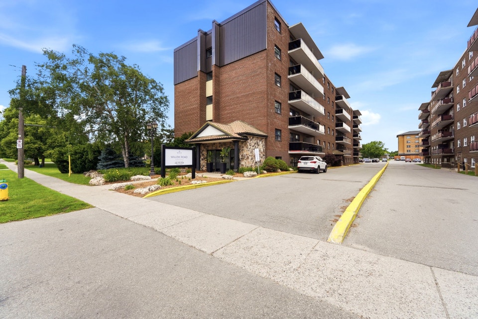 85 & 89 Willow Road Apartments - 1 Bedroom, 1 Bath Apartment for 3