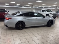 Built on Toyotas long-standing reputation for dependable full-size sedans, the 2019 Toyota Avalon XS... (image 6)