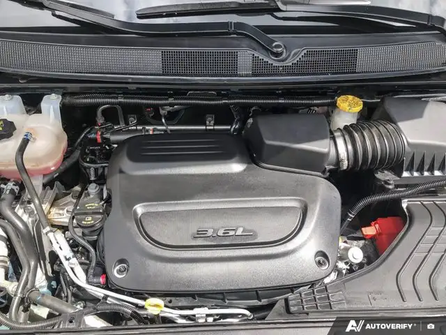 2025 Chrysler Pacifica Select | Apple/Android Auto | Clean5497663003826688012