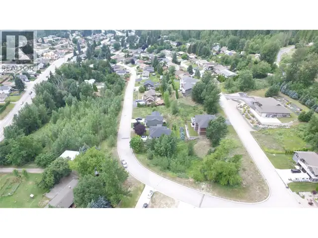 928 8th Street Montrose, British Columbia in Land for Sale in Nelson - Image 9
