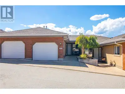 Skaha Benches, an easy walk to the beaches at Skaha Lake, park, marina and restaurant. This townhome...