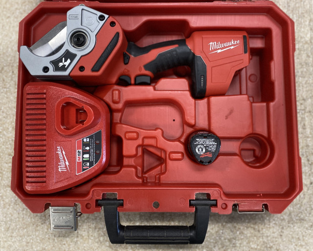 Milwaukee 2470-21 M12 PVC Plastic Pipe Shear Kit- $279 in Power Tools in Mississauga / Peel Region - Image 3