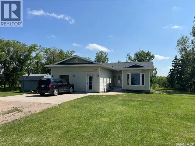1000 Railway AVENUE W Foam Lake, Saskatchewan in Houses for Sale in Saskatoon - Image 7