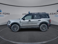 *Leather Seats, Heated Seats, SiriusXM, Apple CarPlay, Android Auto!* Looking for off-roading capabi... (image 4)