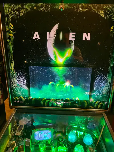 Up for sale is a full size HUO Alien Pinball Machine by Pinball Brothers. This game is fully working...