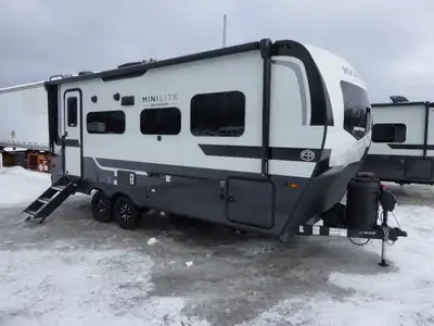 2026 MINI LITE 2205S PRICE $53,495…..JUST PAY THE TAXES – NO HIDDEN FEES Floor Plan Features Length:...