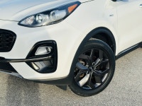 Sunroof, Heated Steering Wheel, Apple CarPlay, Android Auto, Heated Seats! Stratford Kia Used Cars &... (image 5)