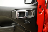 Why buy new? Save over $13,800 + tax from new on this ultra low KM 2026 Jeep Wrangler 4-Door 4x4 Rub... (image 9)