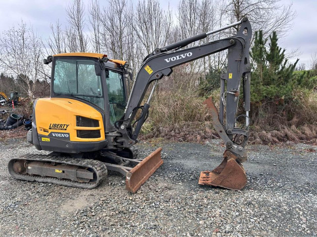 2018 Volvo ECR40 Mini Excavator, Low Hour’s in Heavy Equipment in Delta/Surrey/Langley - Image 4