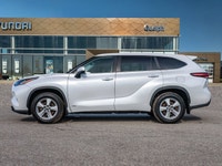 This 2025 Toyota Highlander is thoughtfully designed to make you get the most out of your day. This... (image 2)