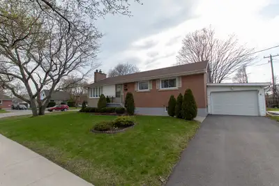 6 Robert Wallace Drive - 6 bedroom home