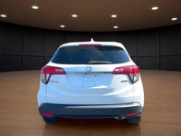Price includes $1,000 finance credit. Price does not include fees or taxes. Experience the perfect b... (image 5)