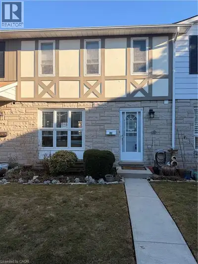 Lakeside Living! Spacious living with 3 plus 1 bedrooms and 2.5 bathrooms with ensuite. Finished bas...