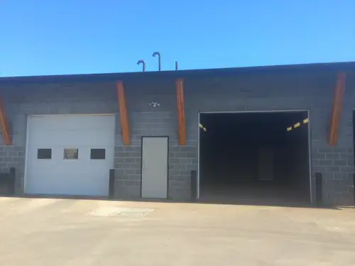 -480 square foot bay/ warehouse space located at the Kamloops Airport. -Includes 2 parking stalls an...