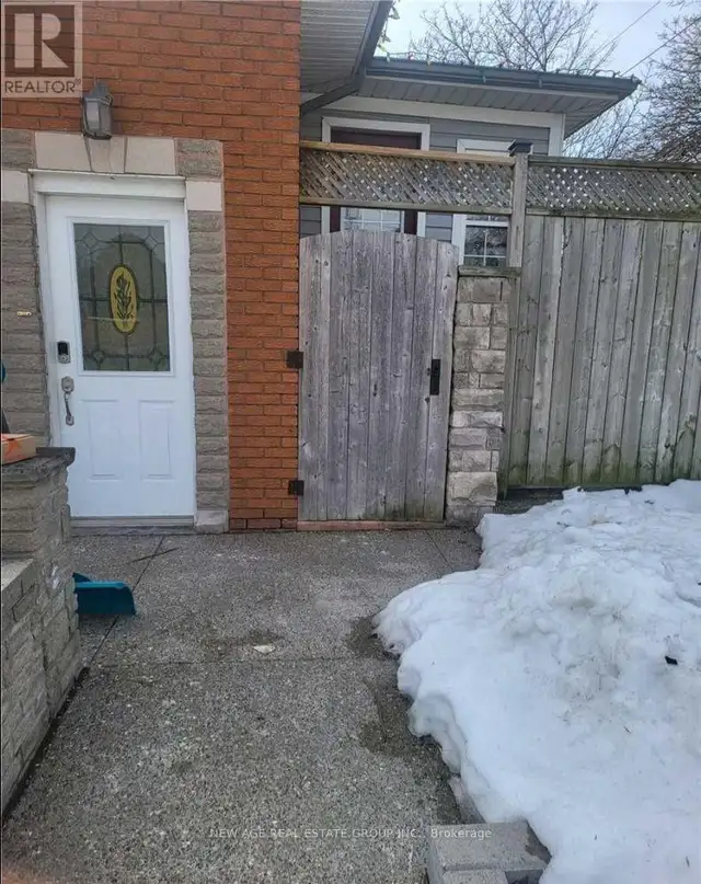 467 LIMERIDGE ROAD W Hamilton (Rolston), Ontario in Houses for Sale in Hamilton - Image 3