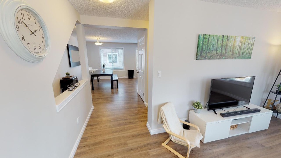 Trendy 3 BDRM Townhomes in Leduc 3