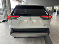 PREMIUM SOUND SYSTEM, HEATED FRONT SEATS, NAVIGATION Seeking an unbeatable blend of efficiency and l... (image 7)