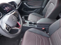 Autobahn Trim 6 Speed Manual Transmission Leather Interior Panoramic Sunroof Apple Carplay Android A... (image 9)