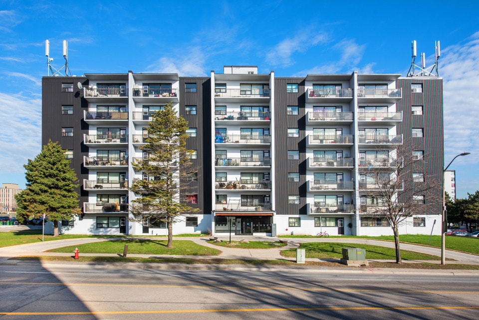 Mississauga 2 Bedroom Apartment for Rent 1475 Bloor Street Long