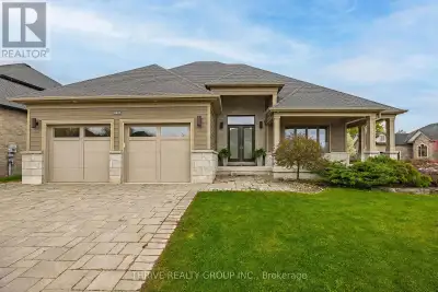 What's the best modern luxury home for growing families in London? This stunning move-in ready home...