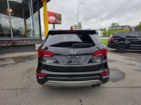2018 Hyundai Santa Fe Sport SE AWD 2.0T One owner, No accidents, Dealer Serviced, New tires, Alloy r... (image 8)