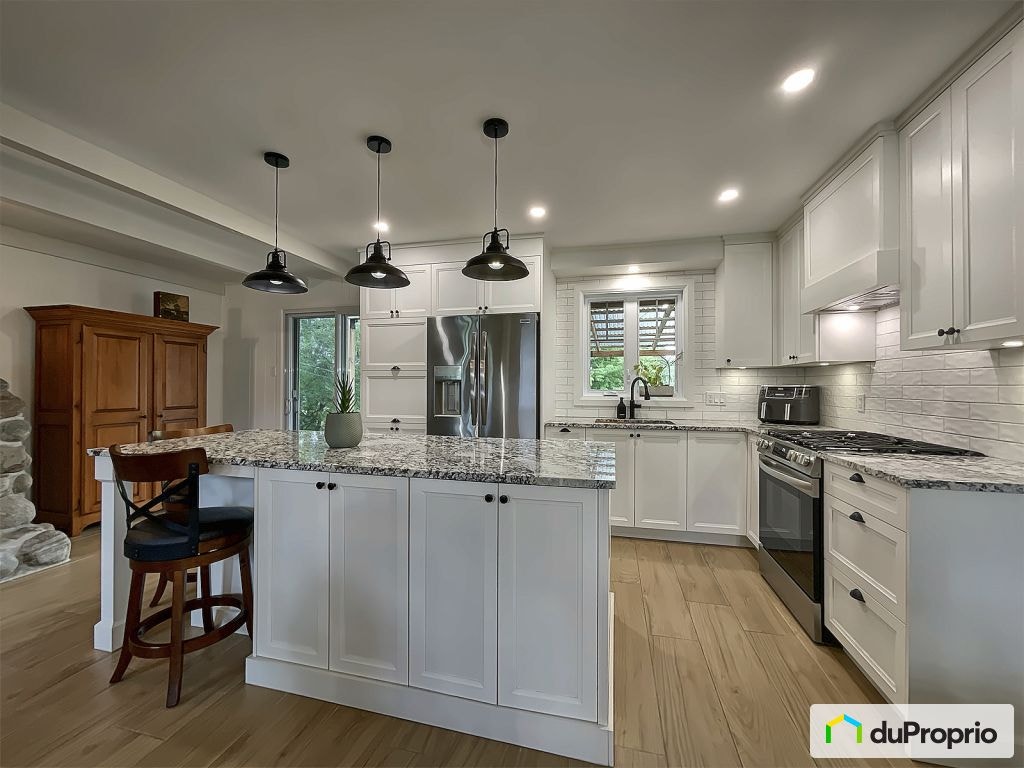 $750,000 - 1 1/2 Storey for sale in St-Augustin-De-Desmaures — photo 2