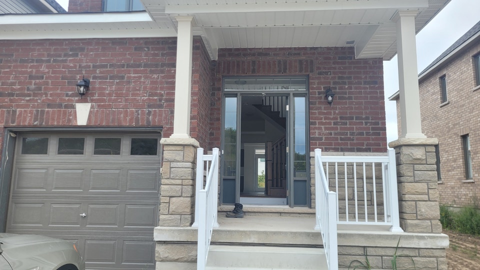Detached 3 bedroom house 3