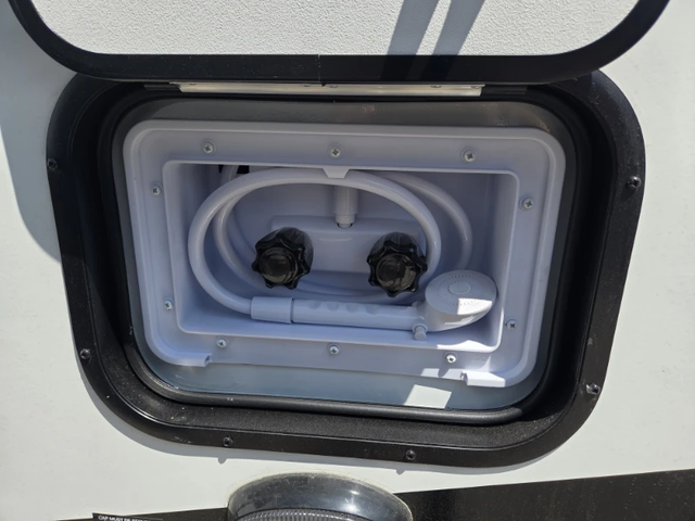 2026 OUTDOORS RV TIMBER RIDGE 25SBS in Travel Trailers & Campers in Kelowna - Image 9