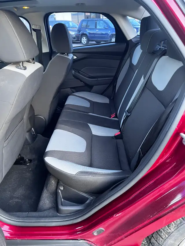2013 Ford Focus SE5053820186925568012