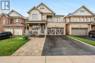 Welcome home to this stunning, 3,800 sq. ft. executive residence in the growing community of Beeton....