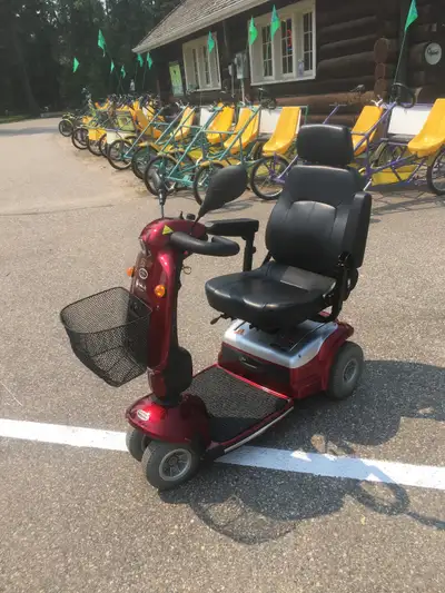 Shoprider mobility electric Scooter For Sale. Good condition. Batteries good. Free delivery to Saska...