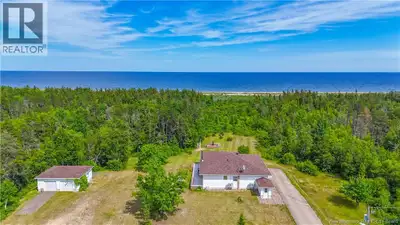 Fully renovated property with views of the Gulf of St. Lawrence and private beach access. Situated o...