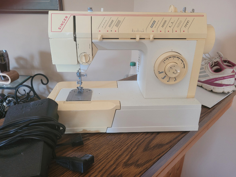 Singer Model 6233 Sewing Machine Hobbies & Crafts Winnipeg Kijiji