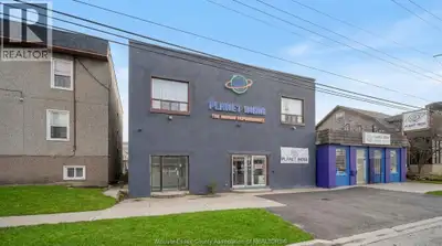 Great commercial opportunity located within walking distance to the downtown core and the University...