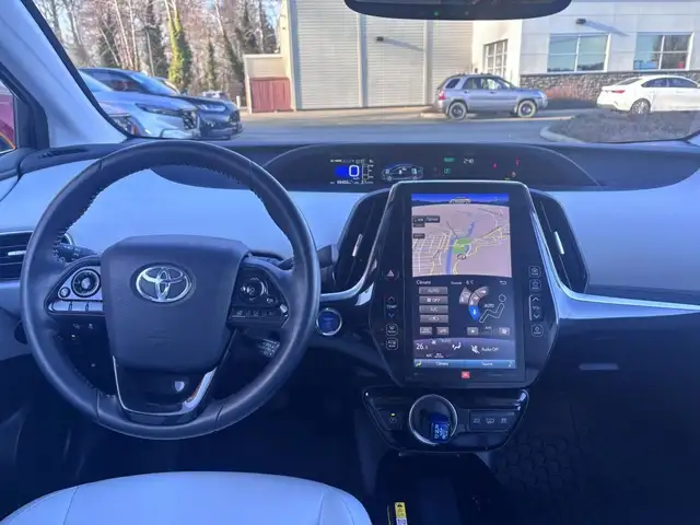 2020 Toyota Prius Prime Upgrade in Cars & Trucks in Comox / Courtenay / Cumberland - Image 16