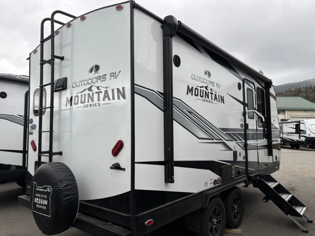 2026 OUTDOORS RV CREEK SIDE 17CE in Travel Trailers & Campers in Kelowna - Image 9