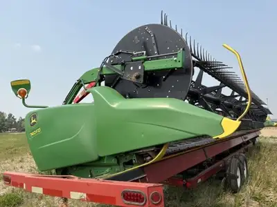 VIEW IN KILLAM. CALL JEFF 780 806-1225. Platform size: 40 Feet Platform Kind: Flex/Draper Flip Over...