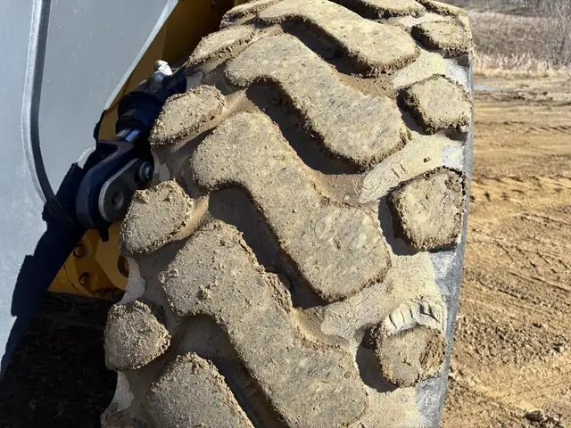 2019 DEERE 544L in Heavy Equipment in Lethbridge - Image 34