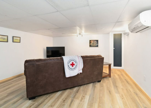 27 Crooked Lake - Stunning Lakefront Home for Rent - Short Term  in Long Term Rentals in Bridgewater - Image 8