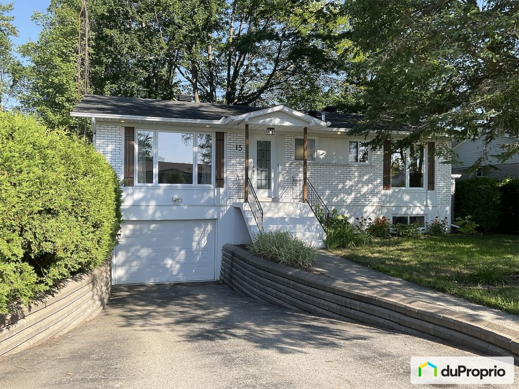 $635,000 - Bungalow for sale in Blainville — photo 1