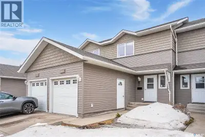Fabulous townhouse condo in prime Blairmore location walking distance to multiple amenities & close...