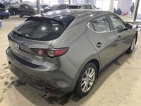La Mazda Mazda3 Sport GX AUTOMATIQUE MAGS CAMERA RECUL A/C CRUISE 2019 offerte chez AutoStudio 72 à... (image 3)