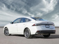 Engine: 2.0 L DOHC 16 Valve 4-cylinder L/100Km City: 7.9 L/100Km Hwy: 6.1 Safety Equipment Electroni... (image 3)