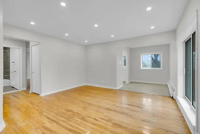 4 1/2 Laval (Chomedey)– Bord de l’eau & Rénové (40)