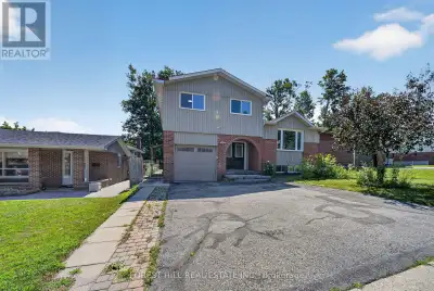 Welcome to this exceptional family home, perfectly located in one of Barrie's most sought-after neig...