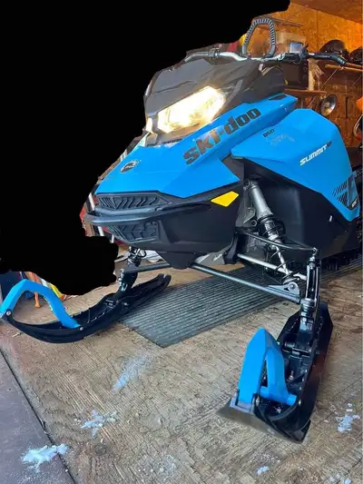 APPLY NOW: https://www.ridecollective.ca/get-pre-approved 2020 SKI-DOO SUMMIT SP 850 850 E-TEC engin...