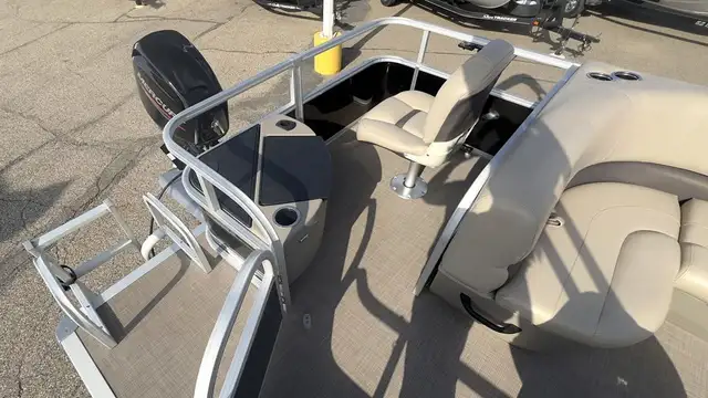 2021 Sun Tracker Bass Buggy 18 DLX Merc 40 4Stroke Command Thrus in Powerboats & Motorboats in Prince Albert - Image 16