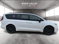 HEATED FRONT SEATS, ADAPTIVE CRUISE CONTROL, REMOTE ENGINE START, POWER LIFTGATE, HEATED STEERING WH... (image 1)