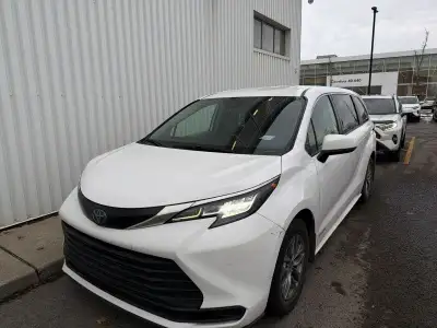 PRIX ET QUALITÉ IMBATTABLE venez découvrir notre TOYOTA SIENNA 2021 LE + HYBRIDE + CAM RECUL + BANCS...