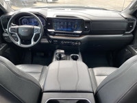 ONE OWNER, CLEAN CARFAX, Dealer Maintained, 22 INCH Wheels, Black Badges, Heated Seats, Heated Steer... (image 9)